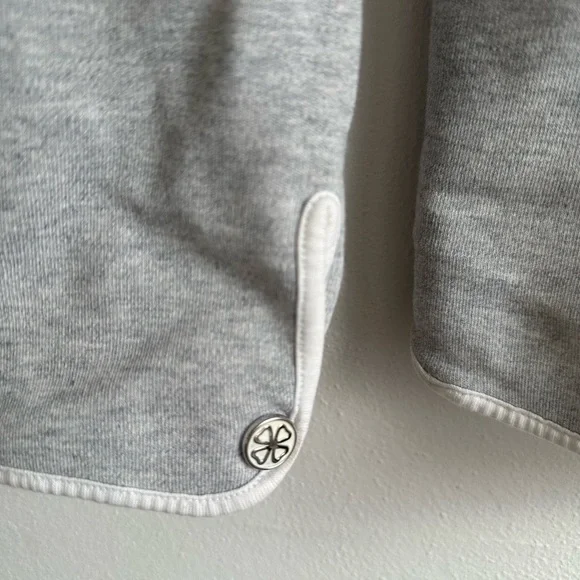 Gray Quarter-Zip woman’s golf Sweater - Picture 4 of 4